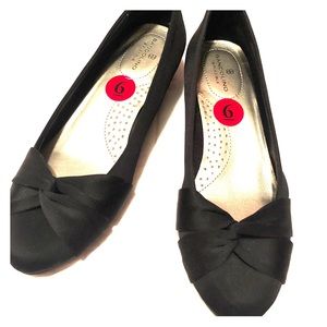 Bandolino Black Wedge Shoes